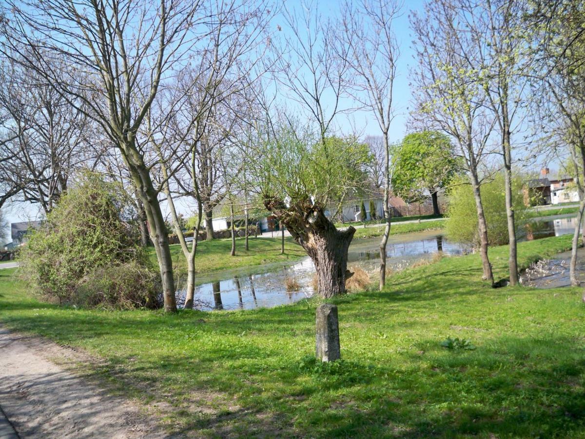 JornstorfHaeuschen Im Gruenen别墅 外观 照片